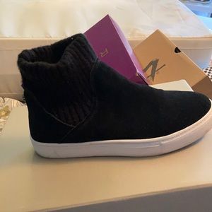 Black Steve Madden boot